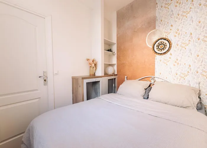 Le Pinky Bird - Lafayette Paris
